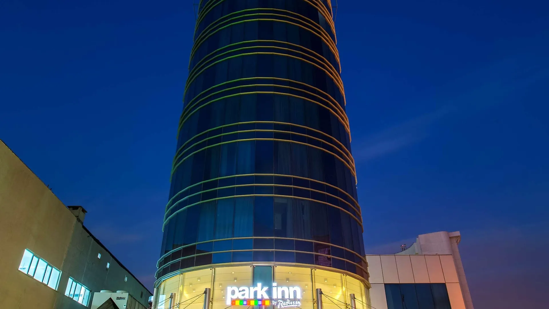 Park Inn By Radisson Istanbul Ataturk Airport 5*,